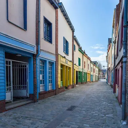 Le Quai Amienois - Nid Douillet Moderne Face A La Cathedrale