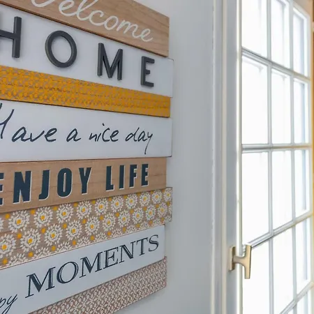 Le Quai Amienois - Nid Douillet Moderne Face A La Cathedrale