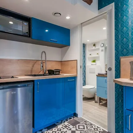 Le Quai Amienois - Nid Douillet Moderne Face A La Cathedrale