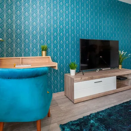 Le Quai Amienois - Nid Douillet Moderne Face A La Cathedrale